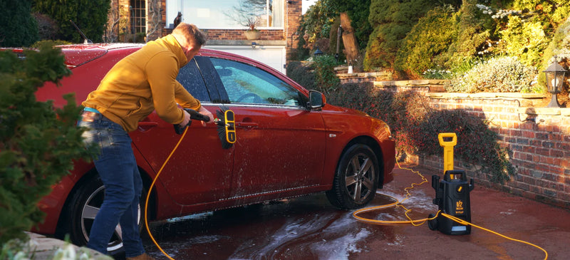 How to wash a car at home with a pressure washer: technique, foam and safe pressure