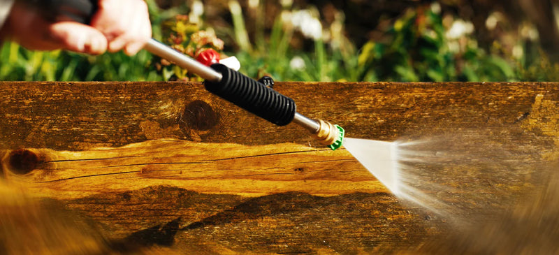 How to clean a fence or gate with a pressure washer: timber, composite and metal