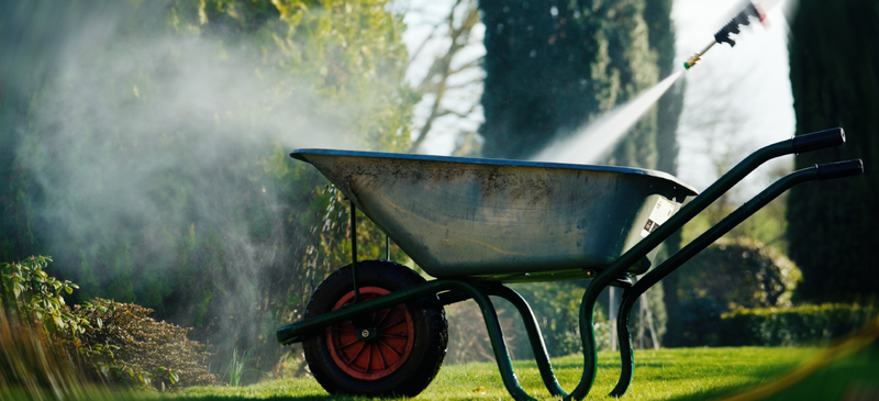 How to clean garden furniture with a pressure washer: plastic, metal, timber and rattan