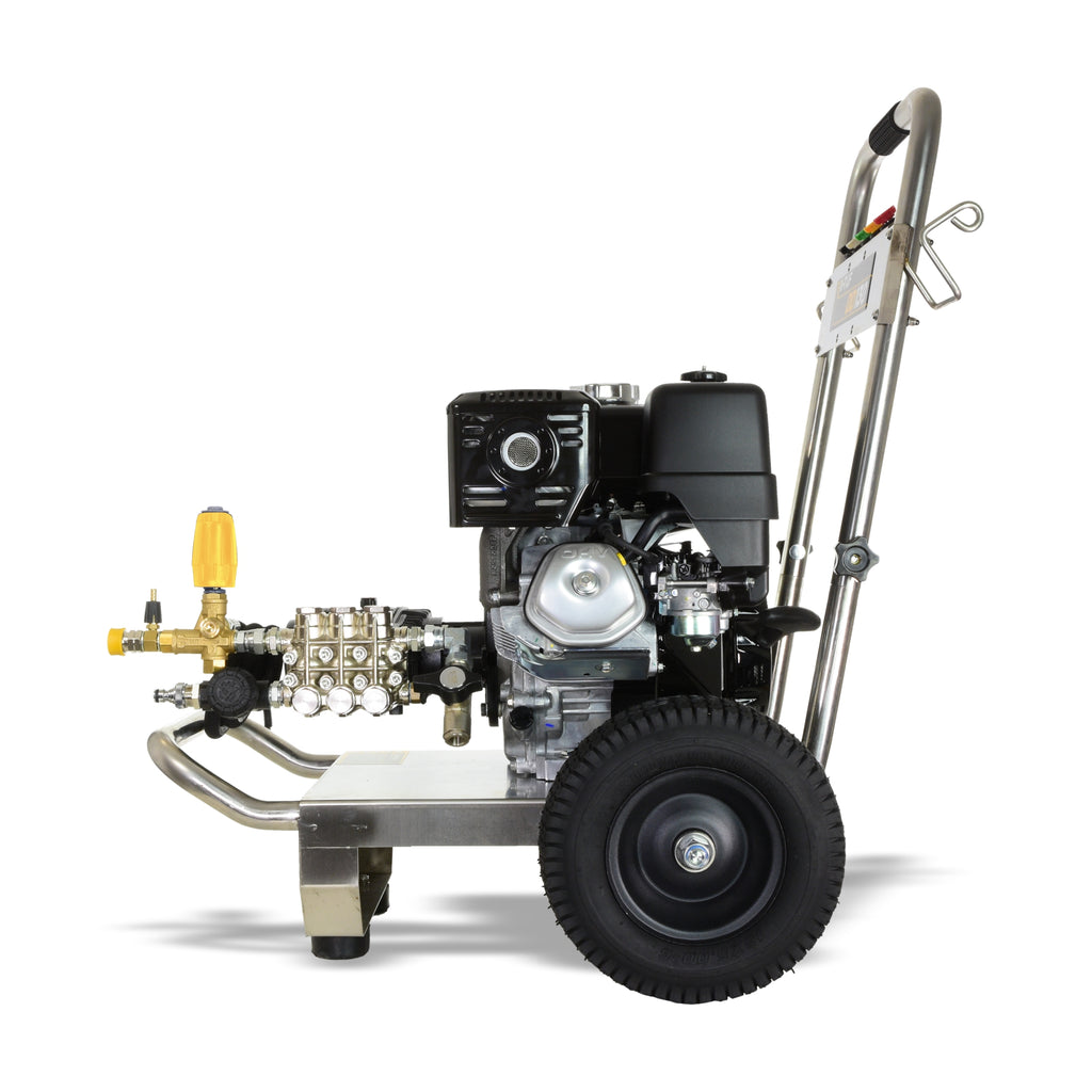 V-TUF DD130 pressure washer trigger gun and lance detail with quick release nozzle