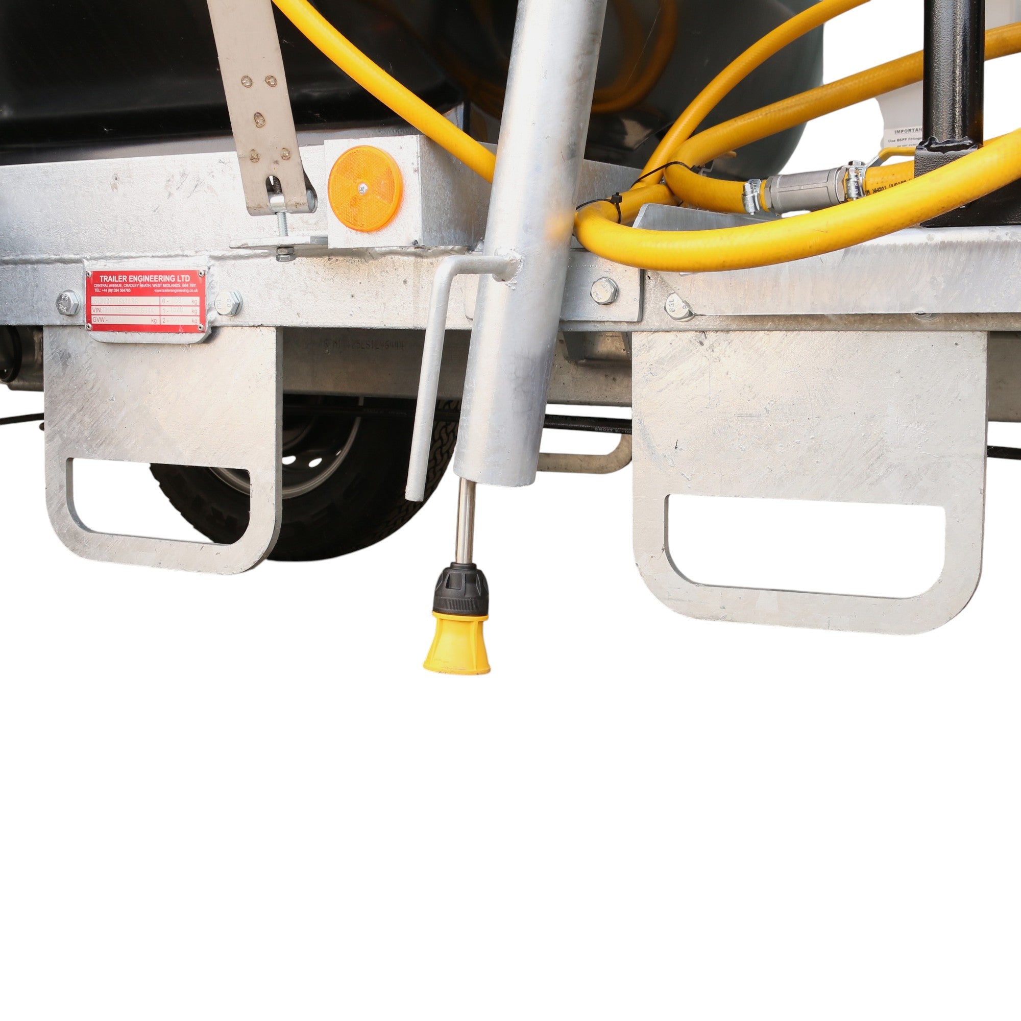 V-TUF DELUGE1125HWTD10GB diesel bowser tow hitch detail showing coupling and safety chain