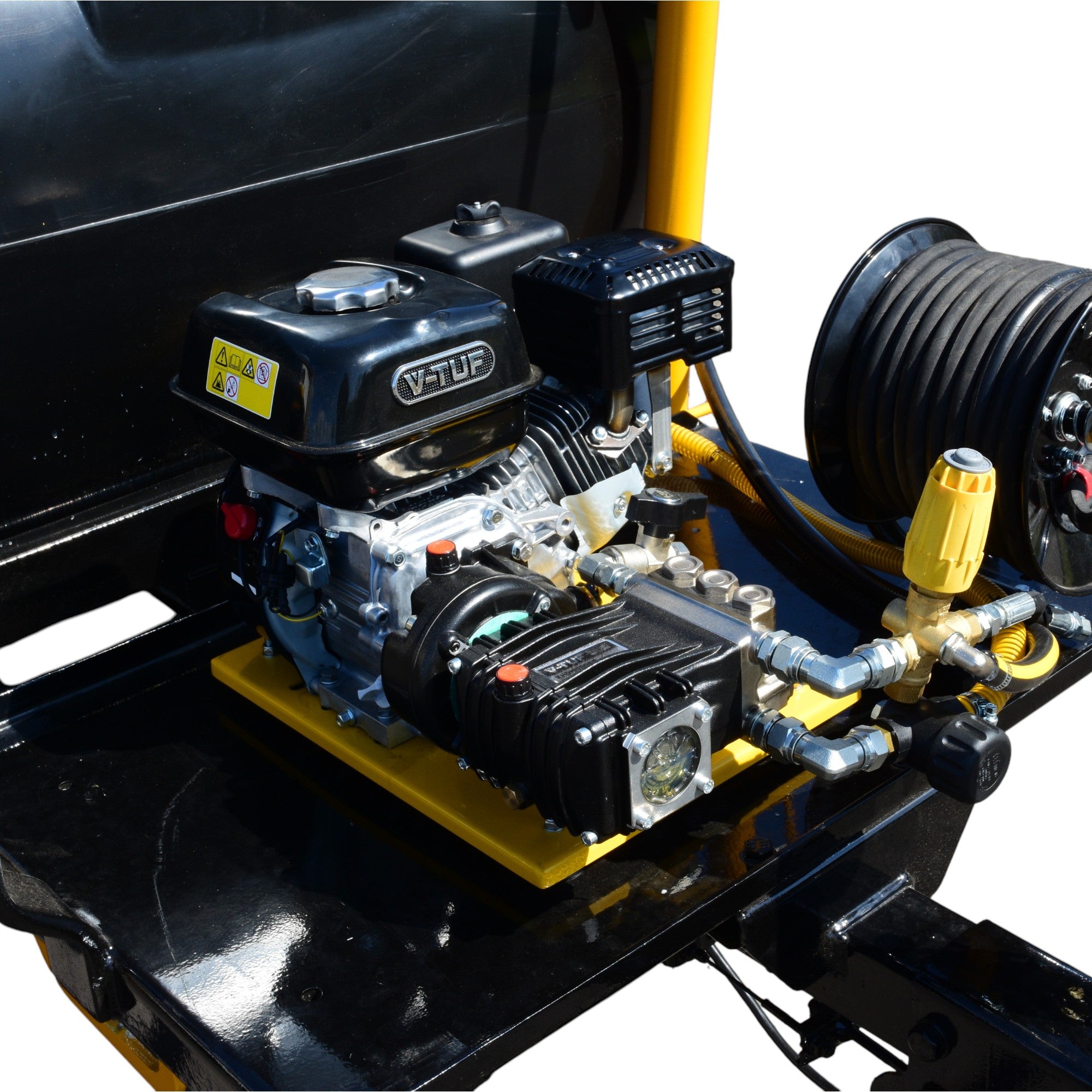 V-TUF DELUGE1125HWTGB065 angle view showing highway trailer, gearbox pump and 1125L tank capacity