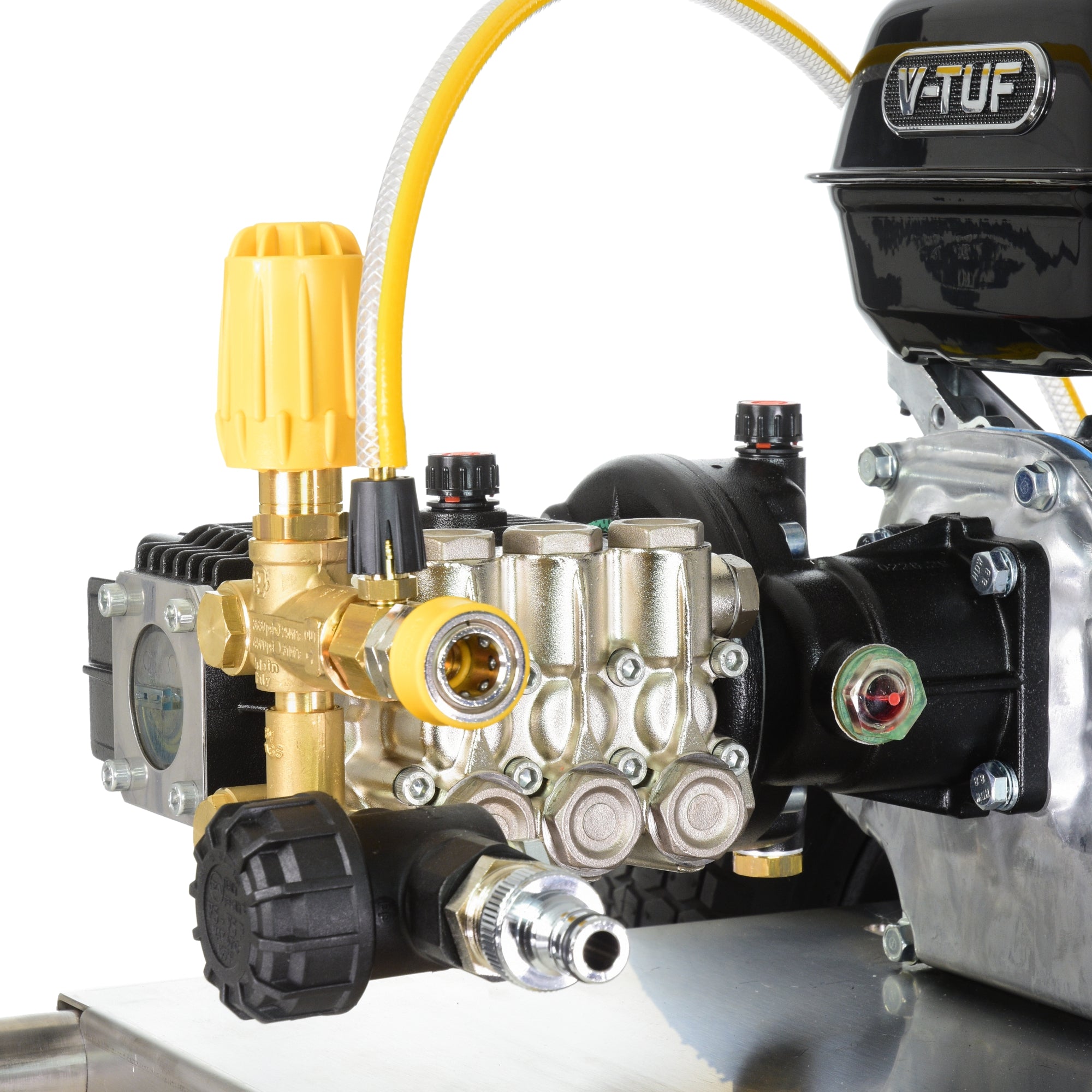 V-TUF GB065 angle view showing gearbox pump, hose reel and Honda engine