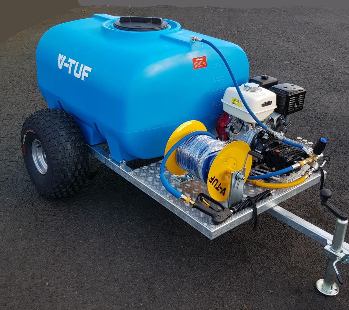 V-TUF DELUGE700ATVGB130 bowser side view showing 700L tank, Honda 13HP engine and gearbox pump