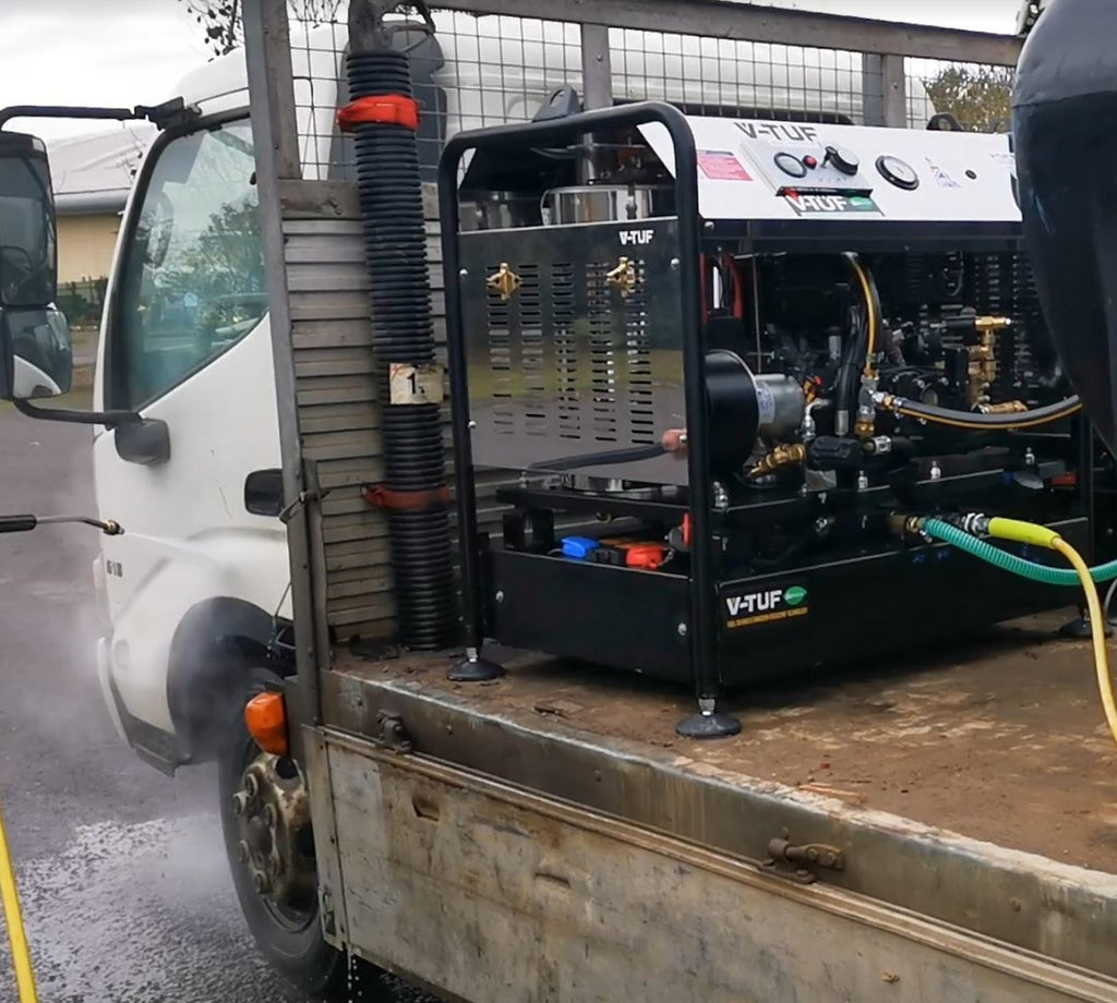 V-TUF RAPID PTR 250 Bar 15L/min Honda GX390 petrol electric start hot water washer RAPIDPTR15250, front view