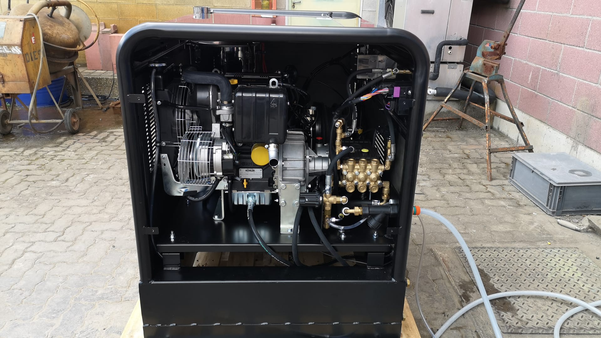 V-TUF RAPID DTS side view showing twin cylinder Kohler engine and soundproofed cabinet