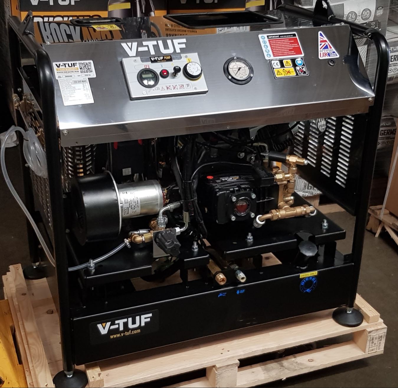 V-TUF RAPID PTR 250 Bar rear view showing diesel tank, burner and hot water outlet