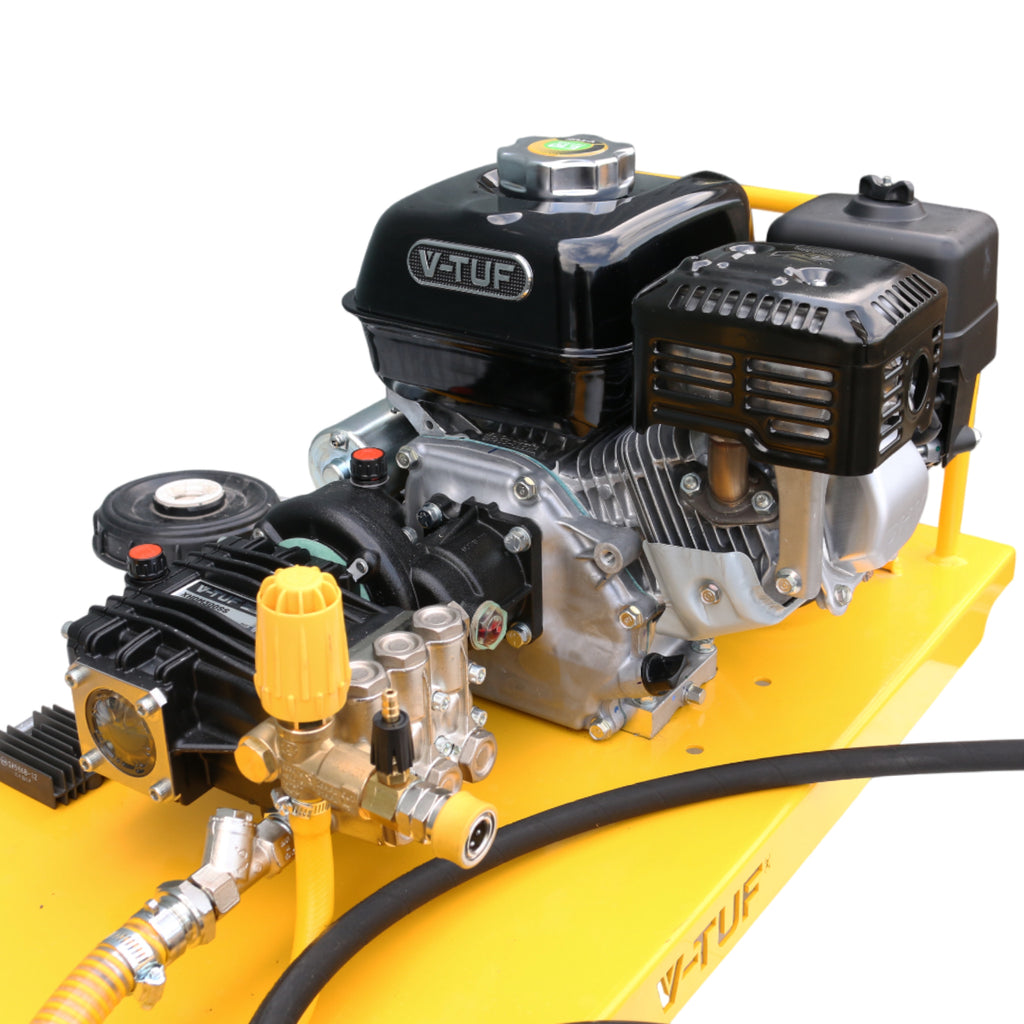 V-TUF tufJET IBC gearbox washer close-up showing Honda engine and 190 Bar pump output